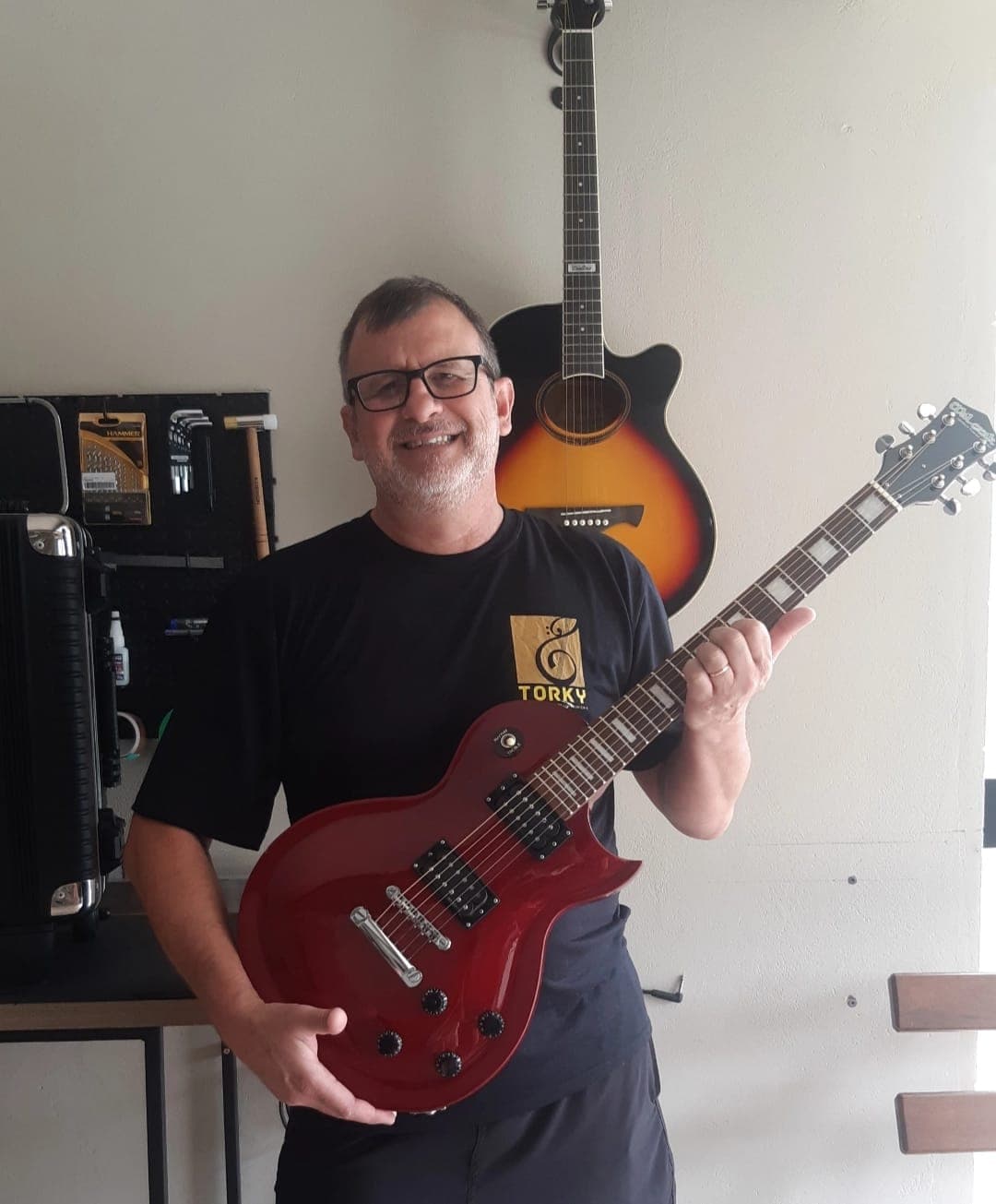 Luthier franqueado Torky em Jundiaí
